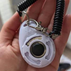 Am primit clicker portabil pentru dresaj câini de la clientul K***n.