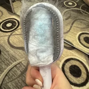 Perie pentru îndepărtarea părului de câine cu rezervor de apă primită de la clienta A***a.