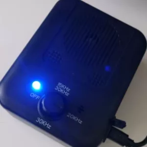 Dispozitivul cu ultrasunete pentru oprirea lătratului câinilor primit de la clientul E****y