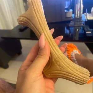 Băț de mestecat din coarne de lemn primit de la clientul H***h.