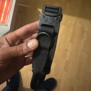 Guler tactică pentru câini cu cataramă metalică primit de la clientul A****e.