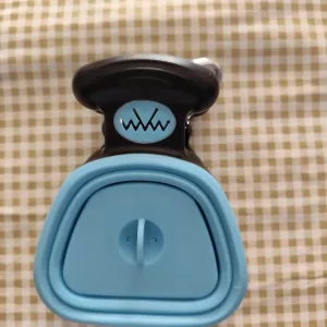 Am primit un colector portabil pentru excremente de la clientul H*****j.