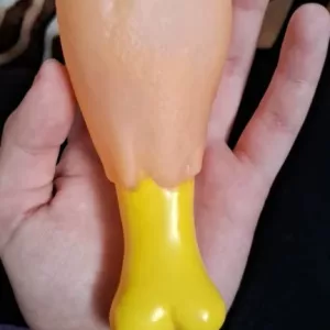 Jucărie de ros picior de pui scârțâitor primită de la clientul E*******i.