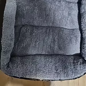 Saltea plușabilă pentru câini lavabilă primită de la clienta S***a.