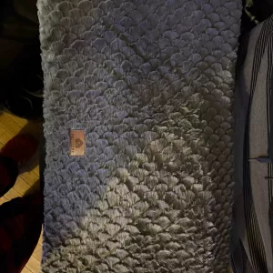 Pat de câine scurt și plușat cu husă detașabilă primit de la clientul S***d.