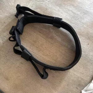 Guler pentru câini cu suport tactil AirTag și mâner primit de la clientul F*****g.