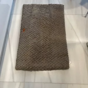 Pat scurt plușat pentru câini cu husă detașabilă primit de la clientul X****x.