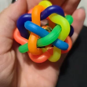 Minge colorată de ros pentru câini cu clopoțel, primită de la clienta T**a.