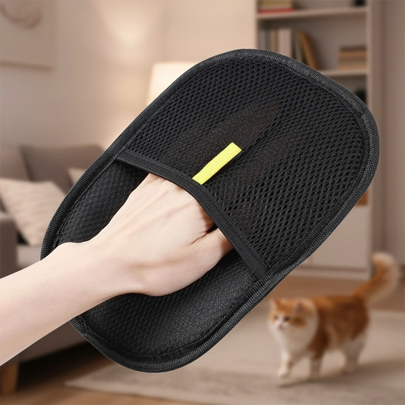 Mănușă pentru îndepărtarea părului și îngrijirea pisicii